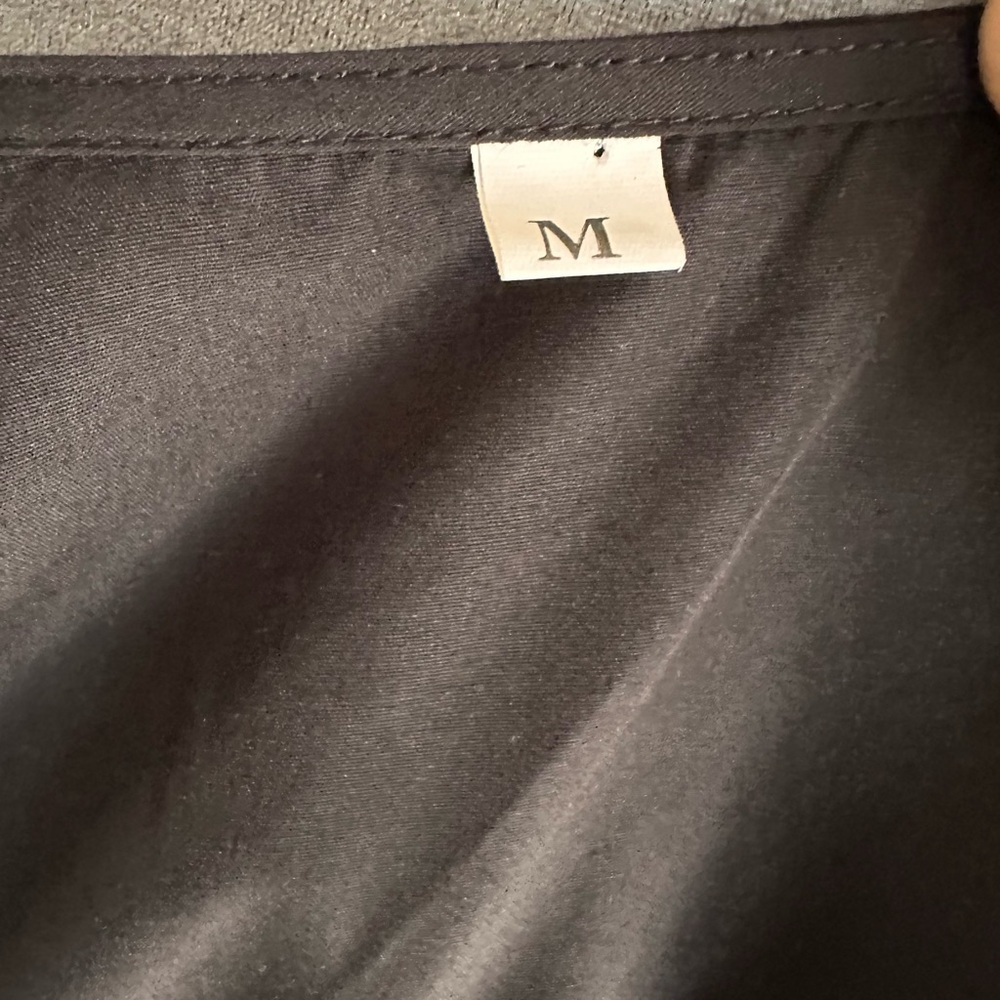 Black Bow Front Peplum Top – Size Medium - Picture 4 of 5